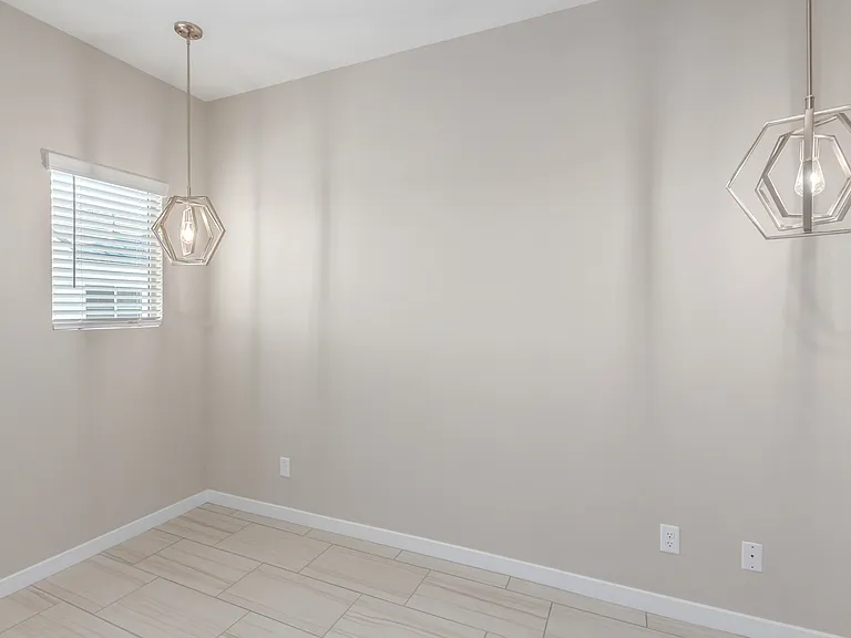 2134 W Harmont Dr — Photo 46