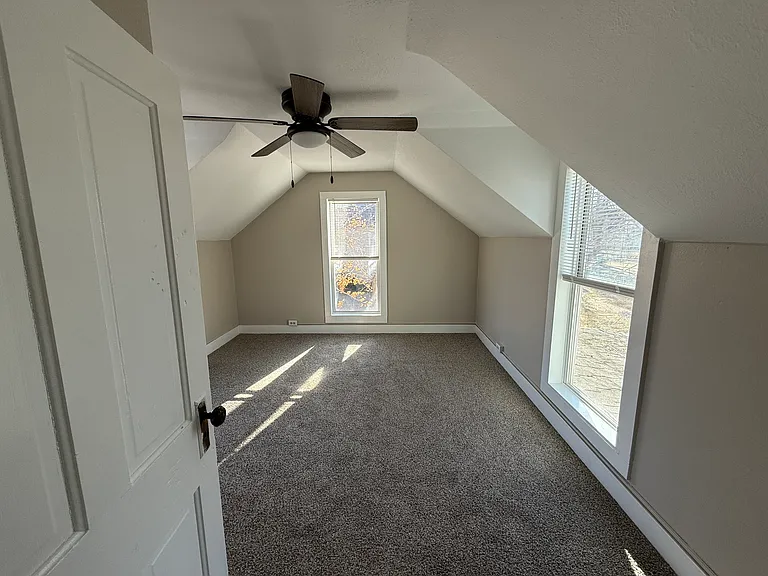 704 Walnut St — Photo 20