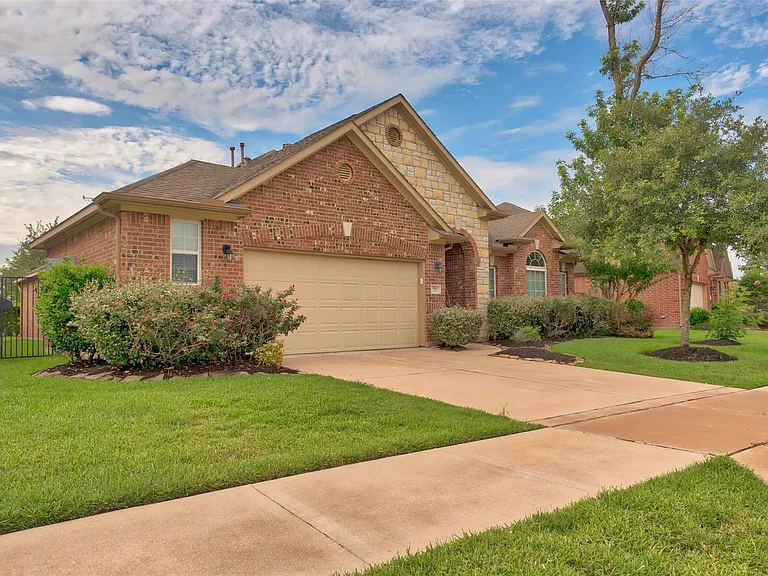 6906 Patterson Dr — Photo 1