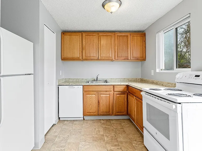 Cedar Mill Apartments — Photo 32