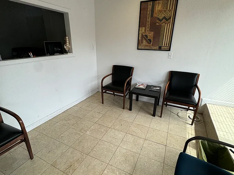 905 Elizabeth Ave — Photo 5