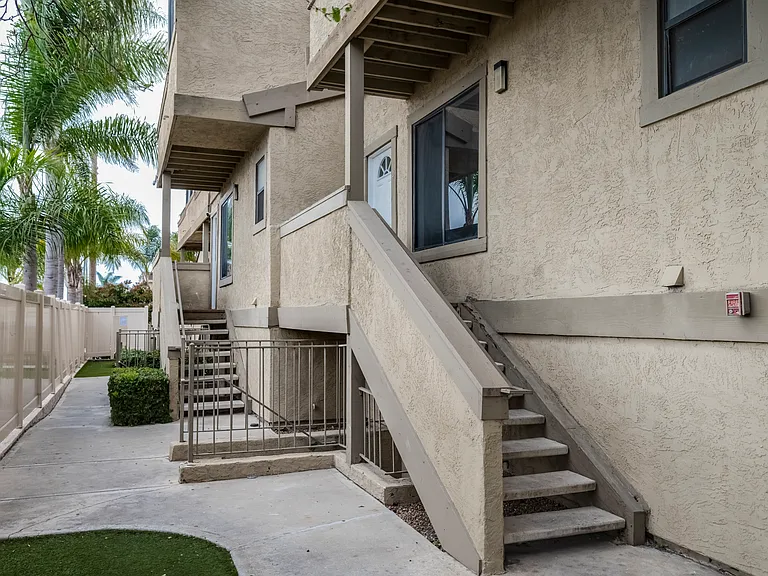 582 Arizona St — Photo 24