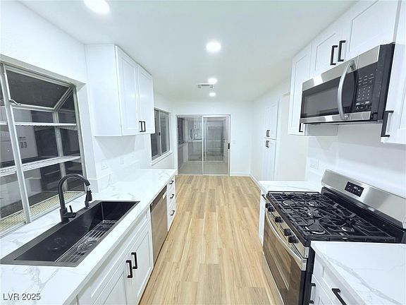 4th image of 5773 Arbor Oak Cir
