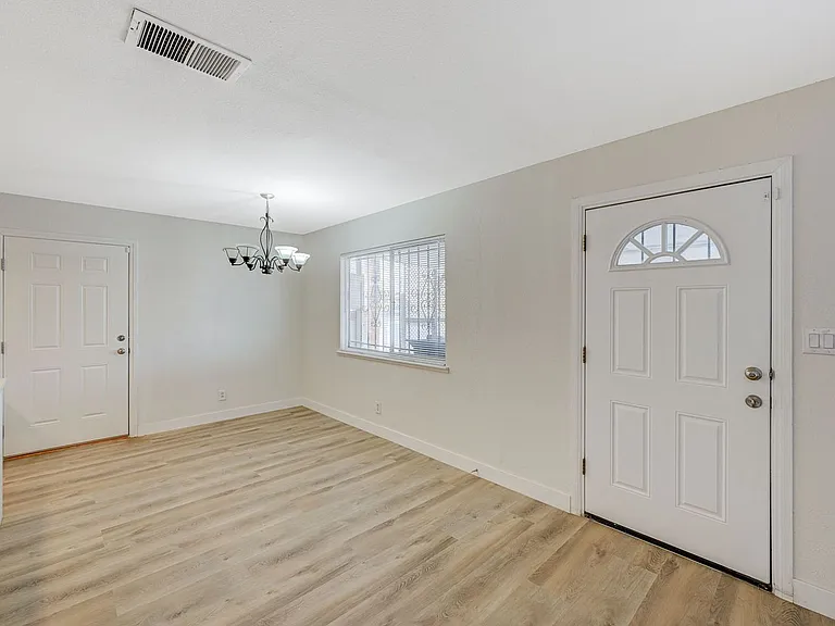 893 W Bartlett Ave — Photo 11