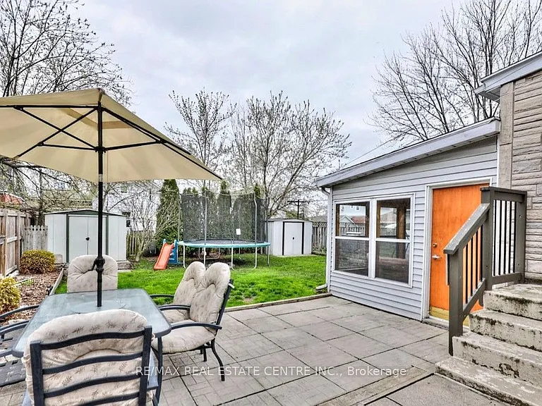 5759 Emery St — Photo 2