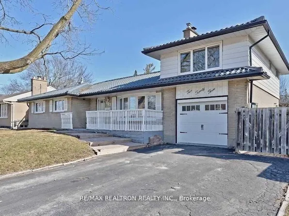 223 Cochrane St, Whitby, ON L1N 5J2