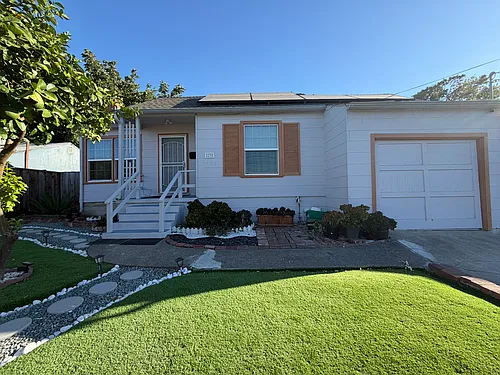2290 Acacia Dr Photo 1