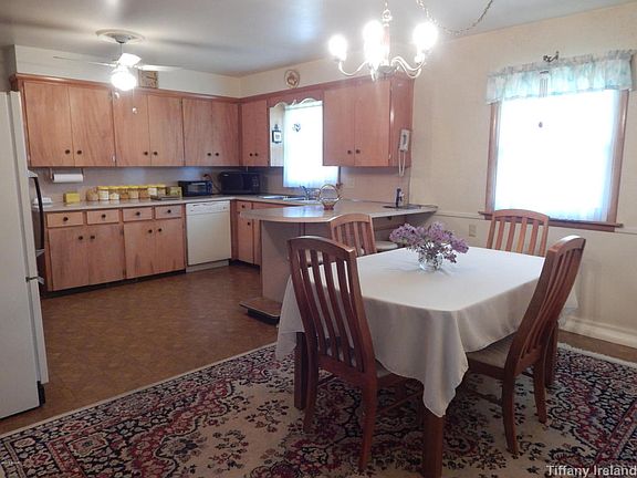 5th image of 1469 Meadowlane Dr SE