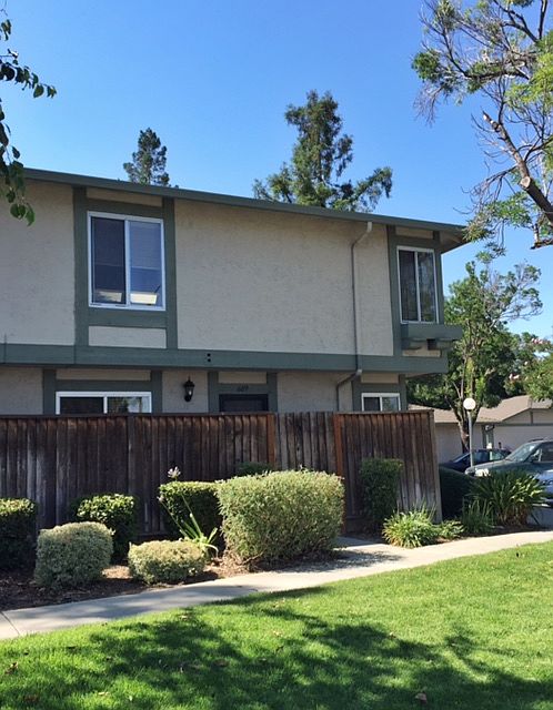 1st image of 609 Balfour Dr