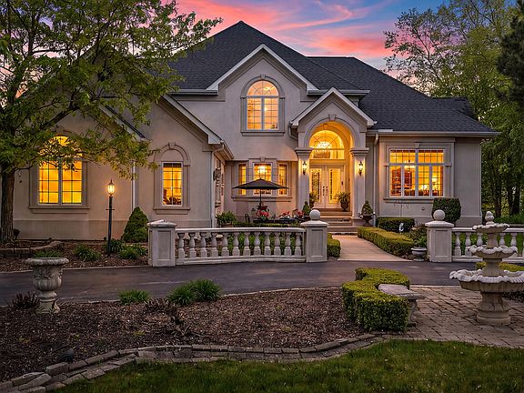 2nd image of 836 Royal Dublin Ln