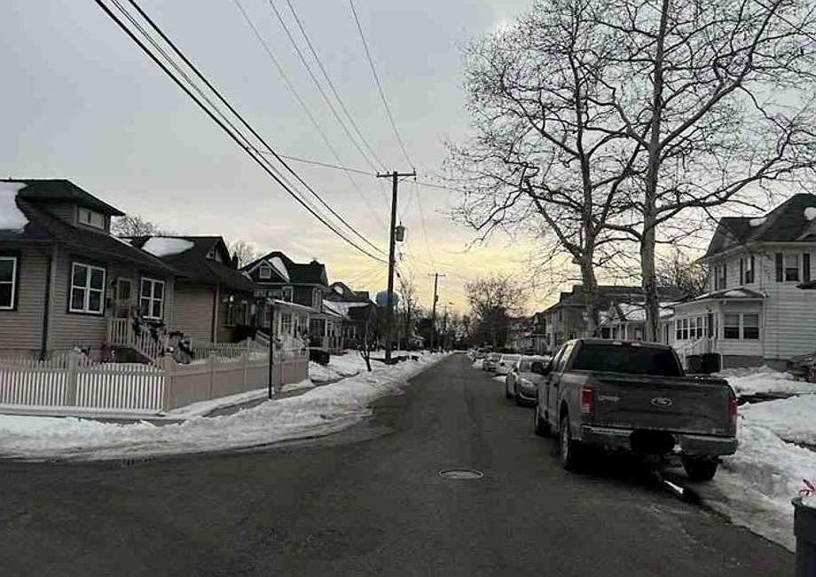 Exterior Neighborhood (street photo)