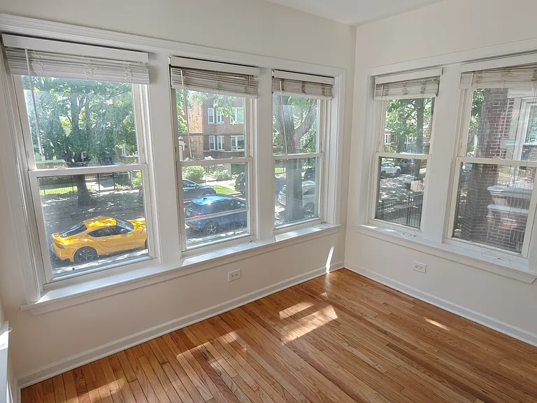 4946 N Ridgeway Ave #2 — Photo 6