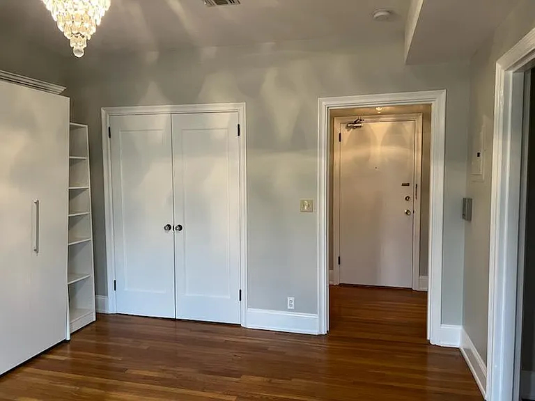 1700 Webb St #2G — Photo 6