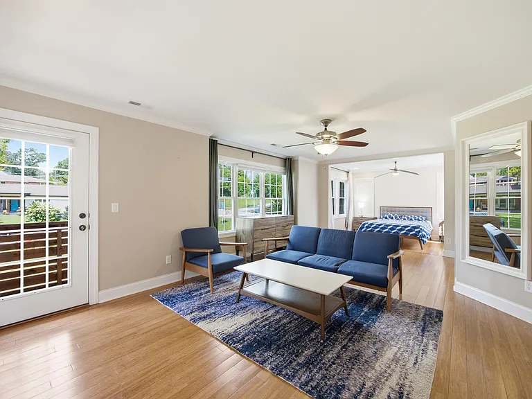 1 Fairhills Dr — Photo 11