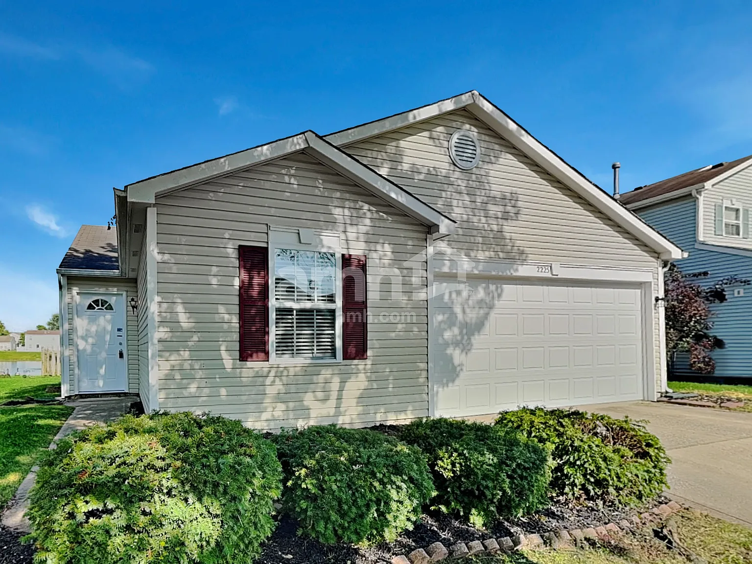 3 bed, 2.0 bath, 1204 sqft, $1,670 — Photo 1