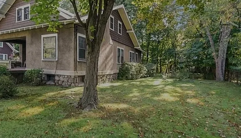 127 Wayne Ave — Photo 1