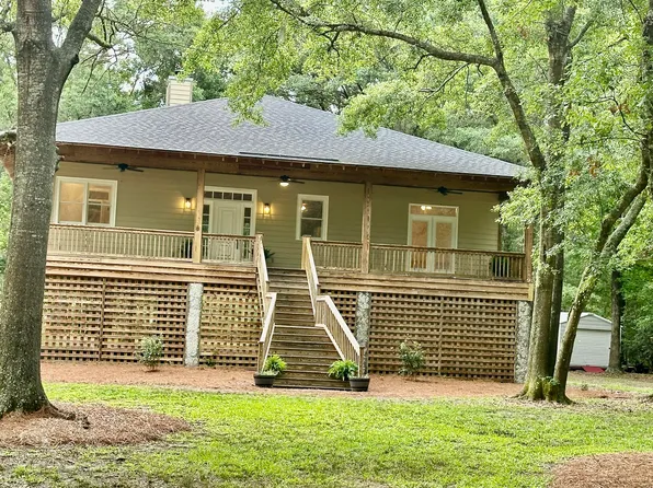 5760 Oakhart Rd, Wadmalaw Island, SC 29487
