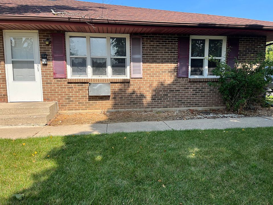1st image of 2432 Windridge Ct APT 1