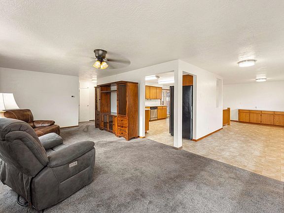 4th image of 2806 W Columbia Ave