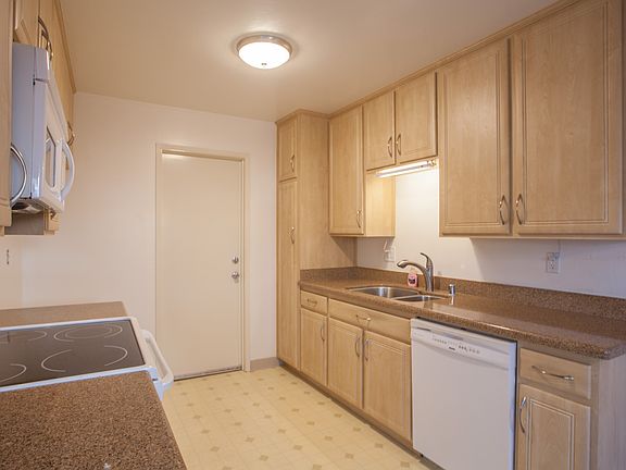 4th image of 501 Latimer Cir