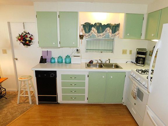 4th image of 38509 Peacock Ct