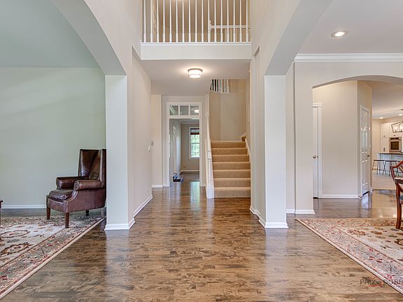 4th image of 221 Camargo Ct