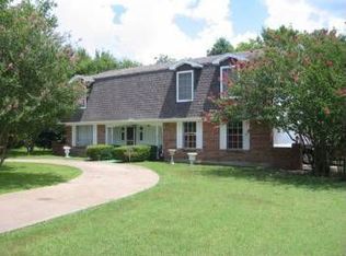 300 Leighton Dr, Terrell, TX 75160