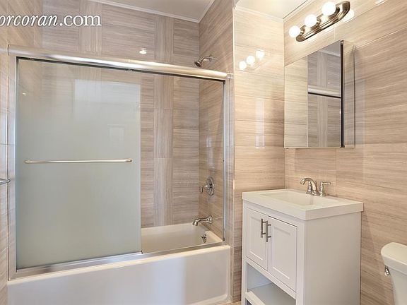 3rd image of 3025 21st St APT 6D