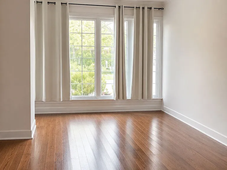 540 McCowan Rd #MAIN FLOOR — Photo 2