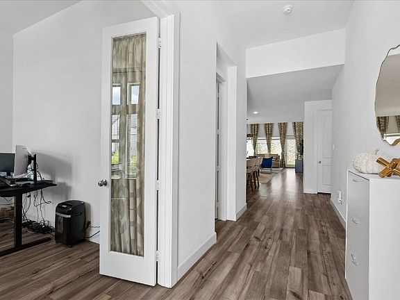 4th image of 4828 Celestial Rd