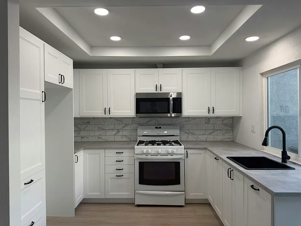 9 La Paloma Dr