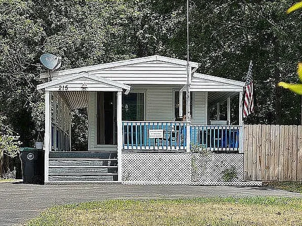 215 Alfred Rd, Kennebunk, ME 04043