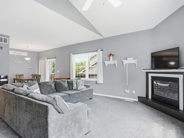 2415 Catskill Ct — Photo 8