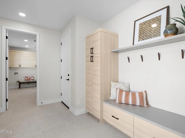 6324 N 10th Dr — Photo 13