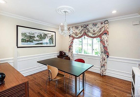 4th image of 130 Country Club Drive