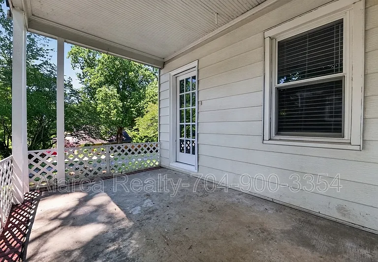 2322 Belfast Dr — Photo 16