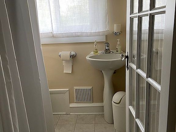 3rd floor bath