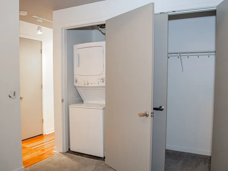 1213 Harney St — Photo 11