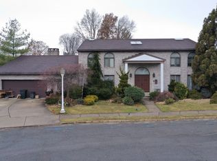 23 Mariani Dr, Little Ferry, NJ 07643
