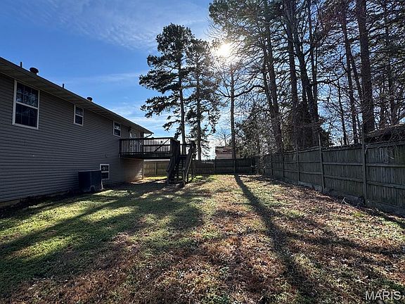 4th image of 766 Sunny Valley Ln