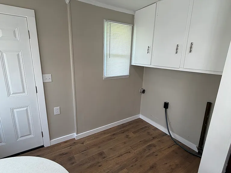2715 Edwards St — Photo 6