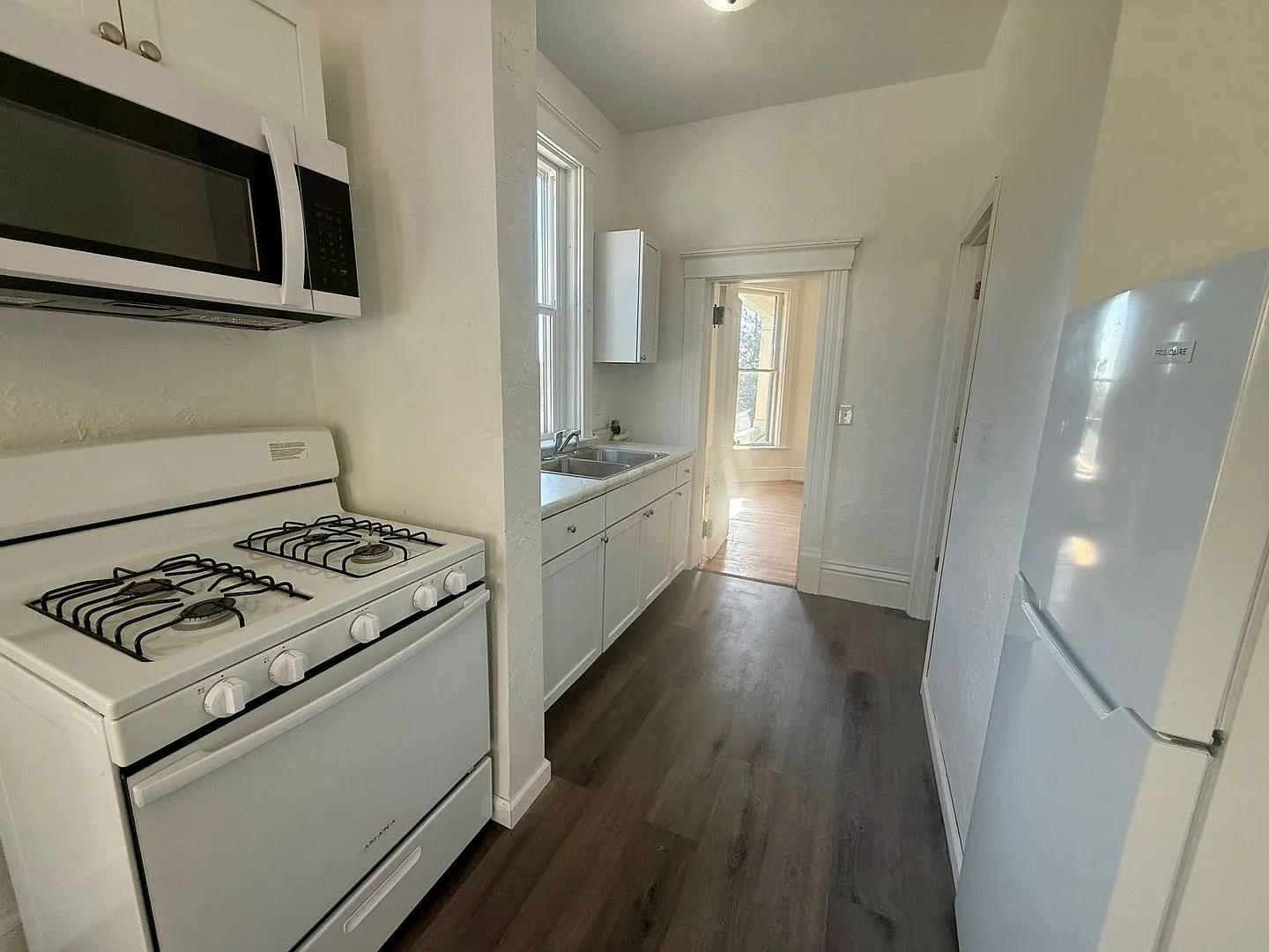 900 McClellan St — Photo 2
