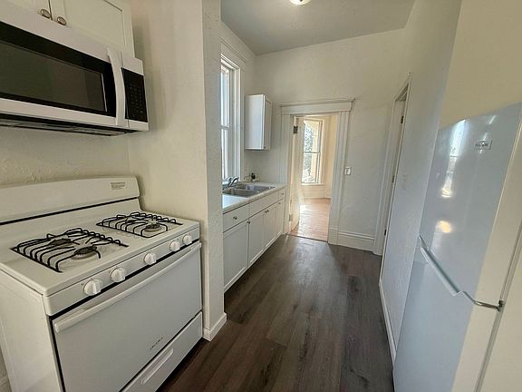 2nd image of 900 McClellan St #7