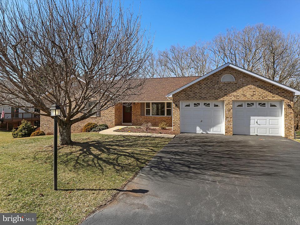 1st image of 22 Dartmouth Dr