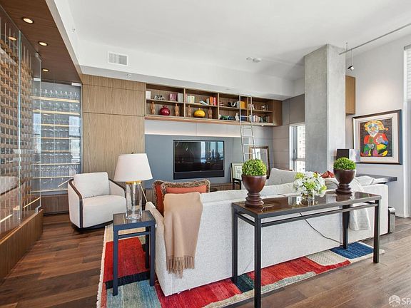 3rd image of 72 Townsend St Penthouse 902