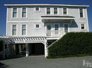 35 Pipers Neck Rd, Wilmington, NC 28411