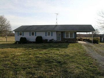 2nd image of 3352 Rockford Rd