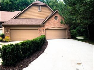 5395 Royal Vale Ln #28, Dearborn, MI