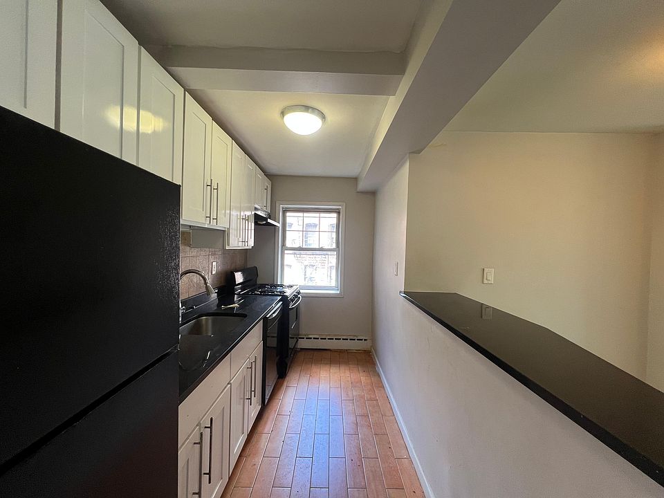 1st image of 38 Duncan Ave #63E