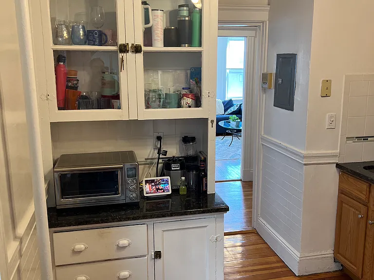 80 Sutherland Rd #4 — Photo 11